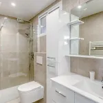 Renovated 1-bedroom With Sea View And Large Balcony Aiguebelle 아파트 르 라방두