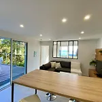 아파트 Renovated 1-bedroom With Sea View And Large Balcony Aiguebelle 르 라방두