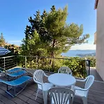 Renovated 1-bedroom With Sea View And Large Balcony Aiguebelle 아파트 르 라방두