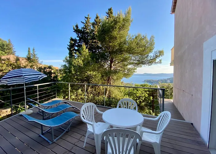 Renovated 1-bedroom With Sea View And Large Balcony Aiguebelle Apartamento Le Lavandou